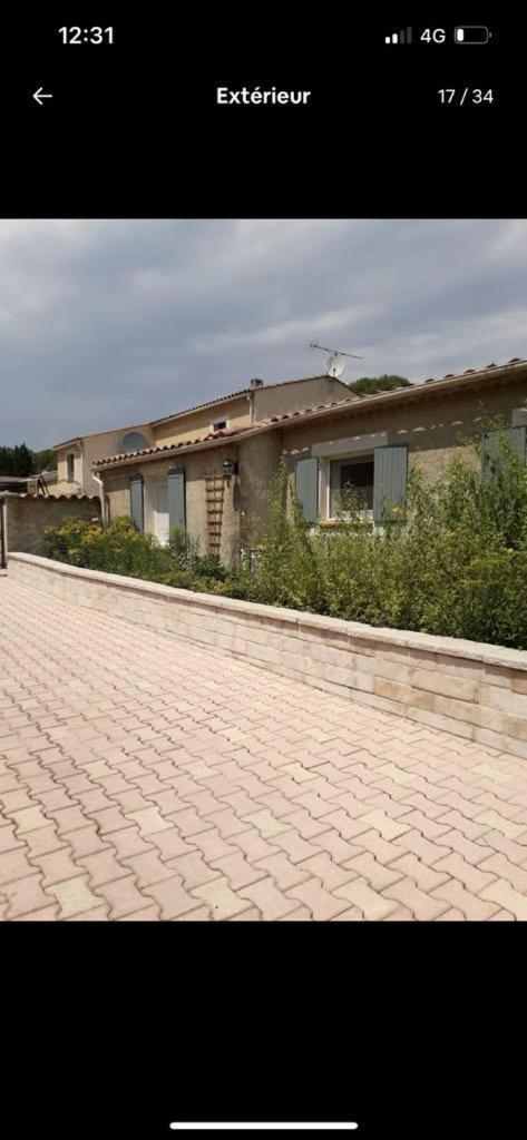 Maison Villa Pierrevert Bagian luar foto