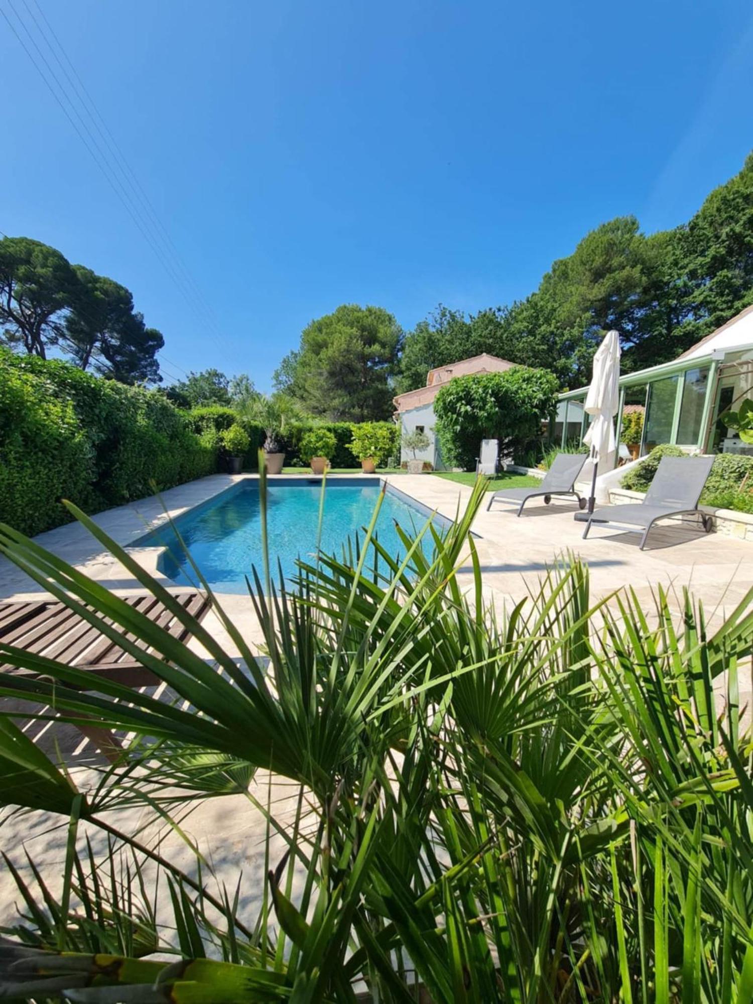 Maison Villa Pierrevert Bagian luar foto